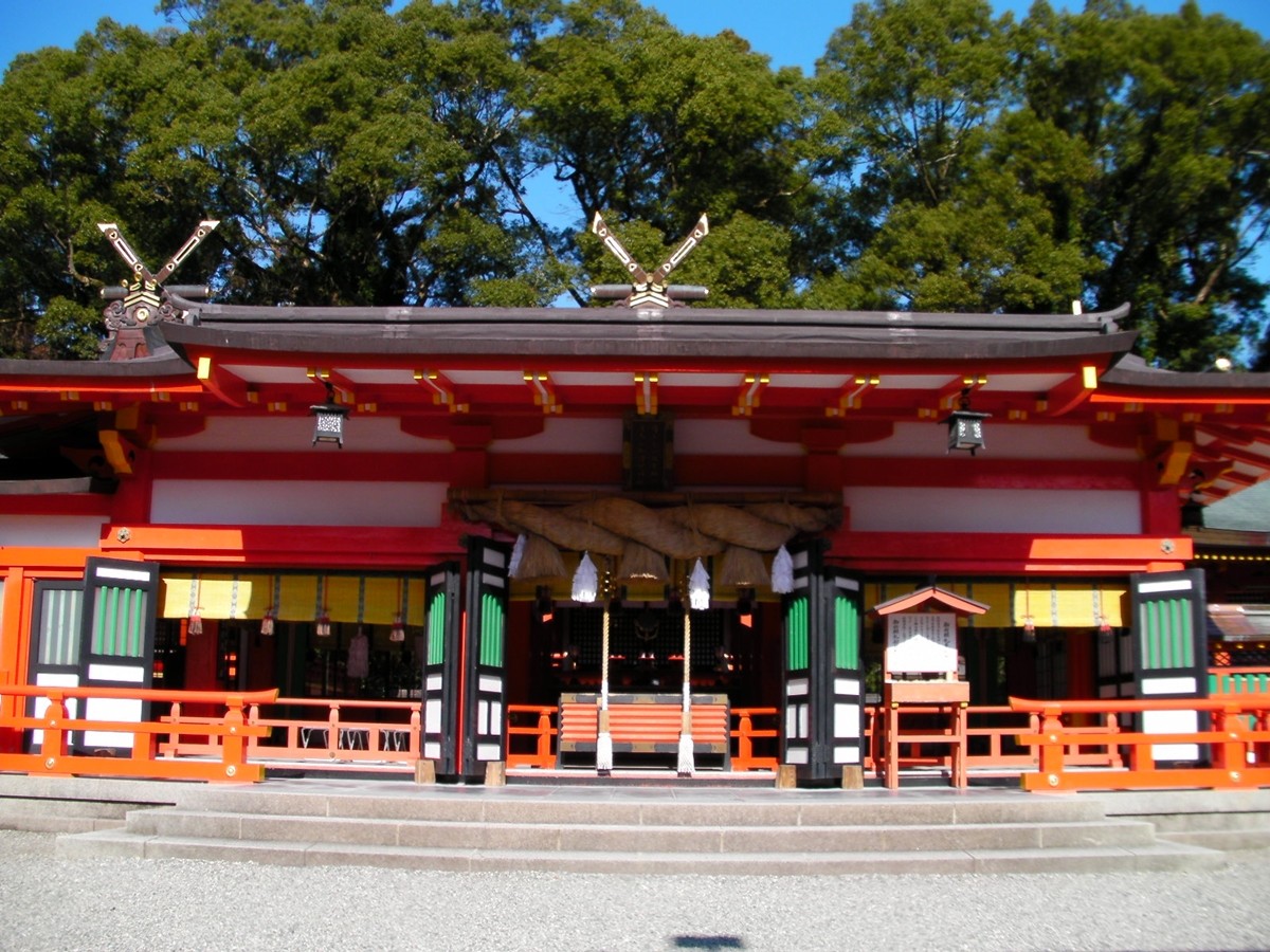 熊野速玉大社的必看特色之一：供奉主要祭神的「拜殿」及「神門」
